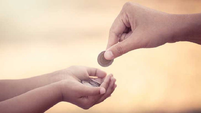 4 hadiths about the virtues of charity