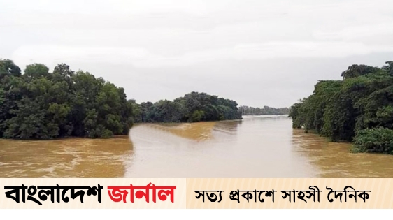 Gomti river is overflowing, red alert advised