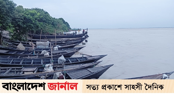 The water level of Padma river has increased in Rajshahi