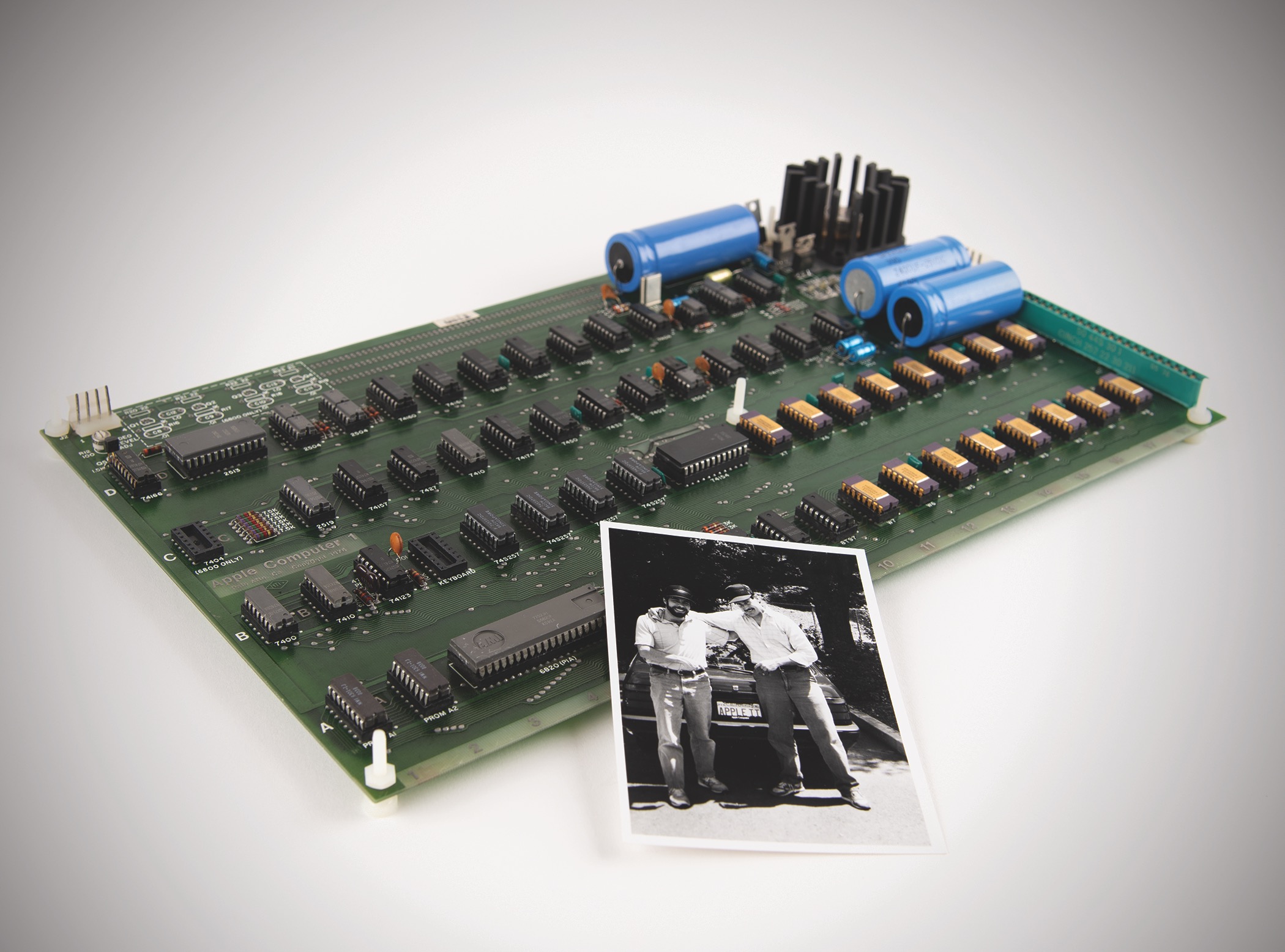 Auction Packed With Apple, Steve Jobs Memorabilia Makes Almost $1 Million