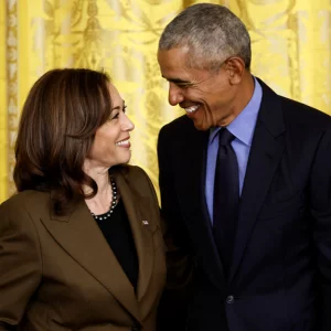 At the Democratic Party convention, Obama called for history by electing Harris