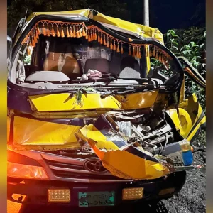 Accident on the way to give relief, injured 12 students of Chabir
