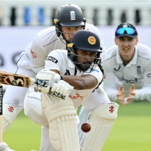 Atkinson next to Botham, Sri Lanka in fear of follow-on