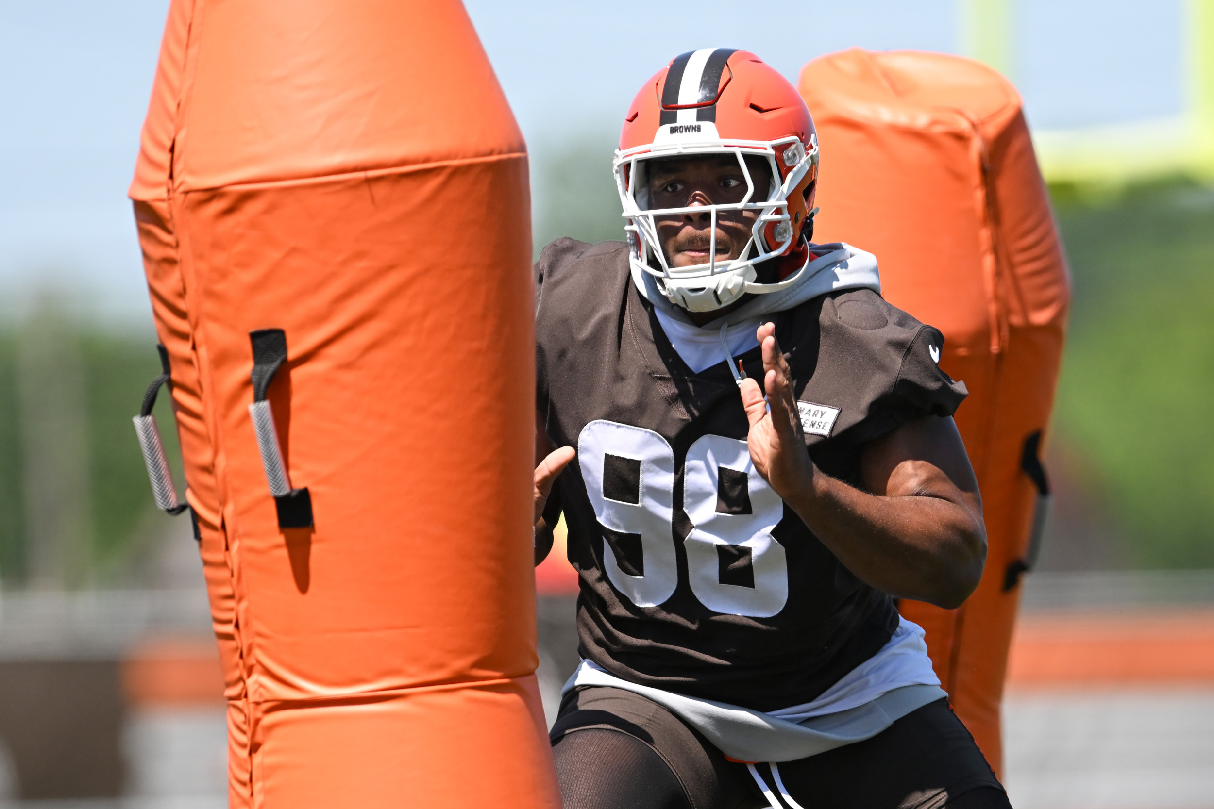 Browns Trade Defensive Tackle and Draft Pick to Bears