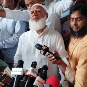 Jamaat Amir visited the hospital to see the injured patients