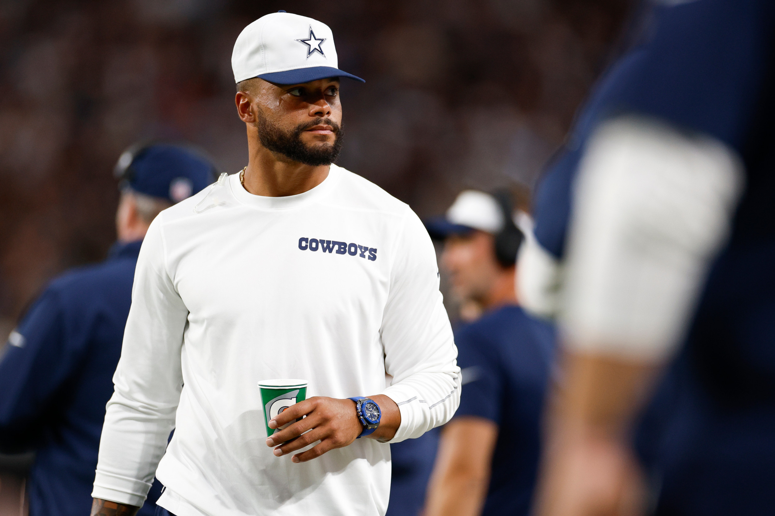 Dak Prescott Takes Shot at Jerry Jones, Cowboys Amid Contract Talks
