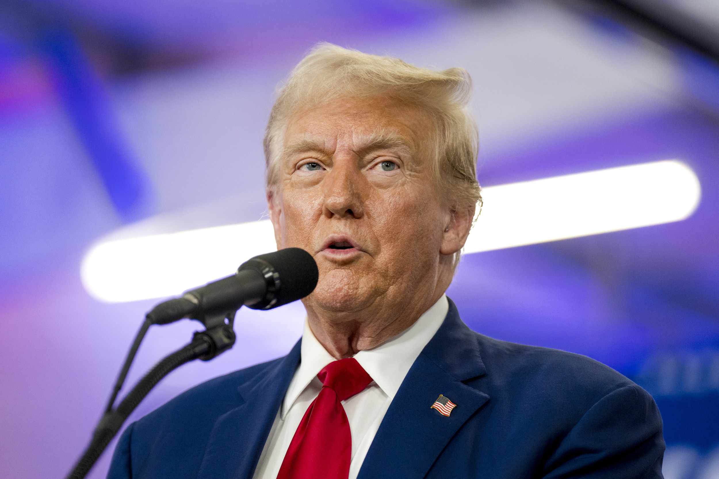 Donald Trump Again Favored to Beat Kamala Harris: Election Forecast