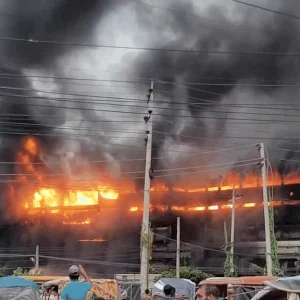 Fire after looting, Gazi tire factory has been burning for 14 hours