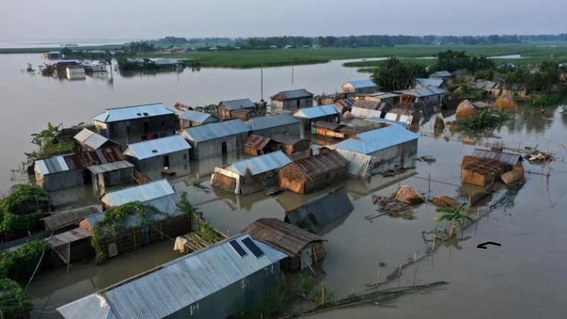 8 people died in the terrible flood, the danger is not over