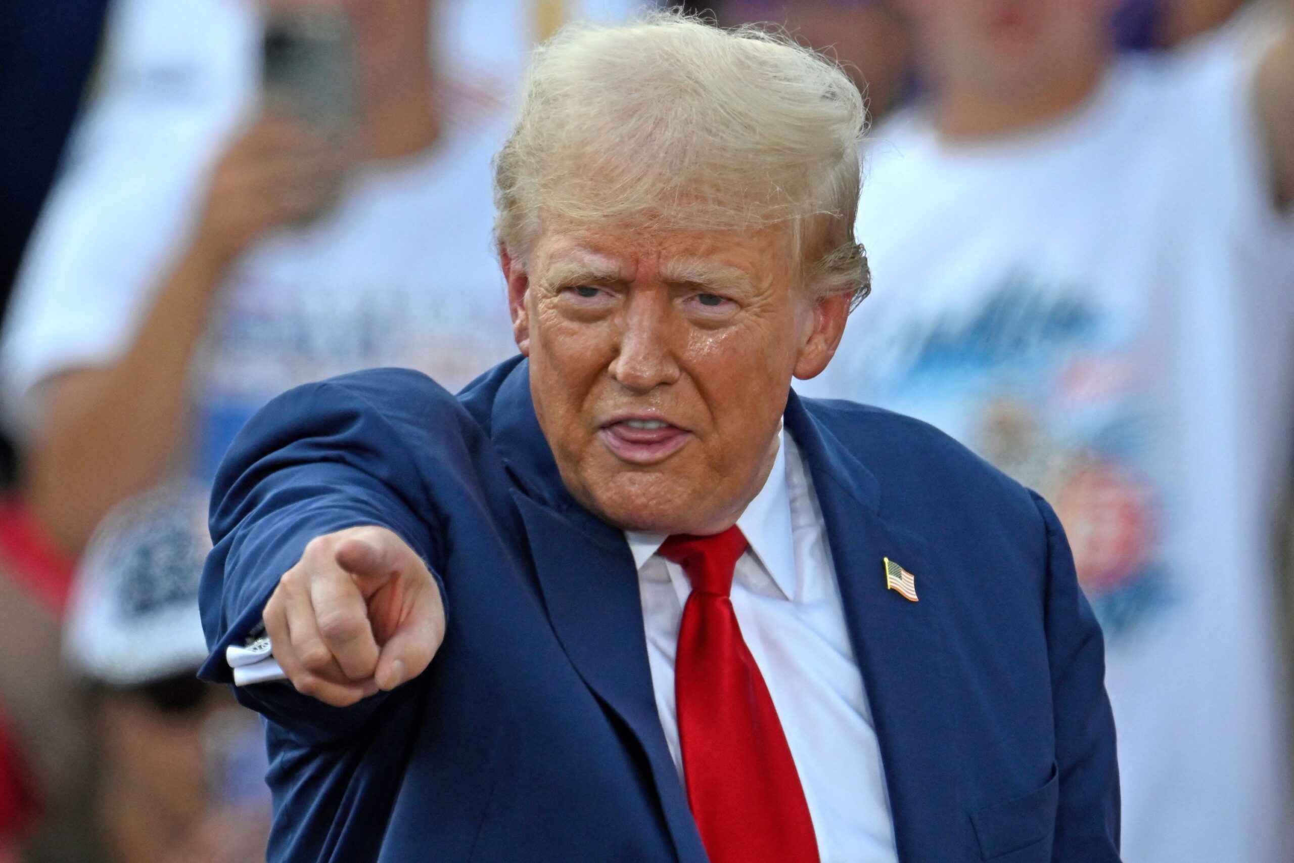 Donald Trump Favorite to Win Election With Bookmakers Again