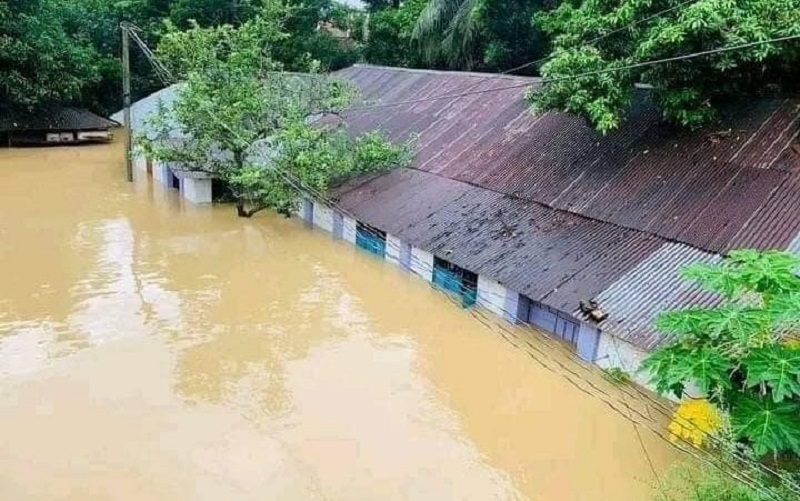Thousands marooned, one dead as flood hits six districts – Bd24live