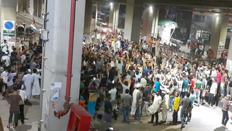 At least 35 were injured in the clash between students and Ansar members in front of the secretariat