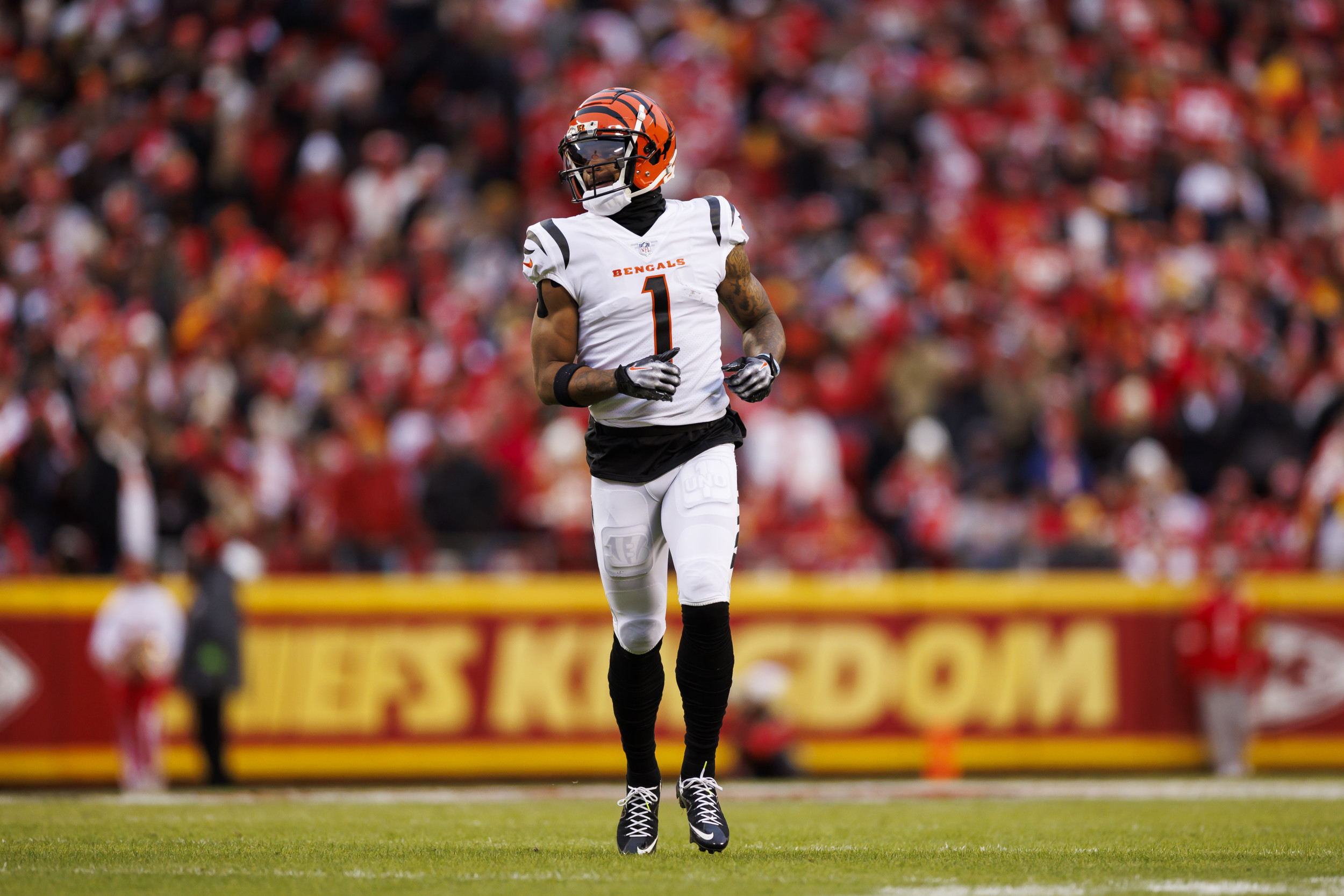 Bengals’ Ja’Marr Chase Practices For First Time Amid Contract Dispute