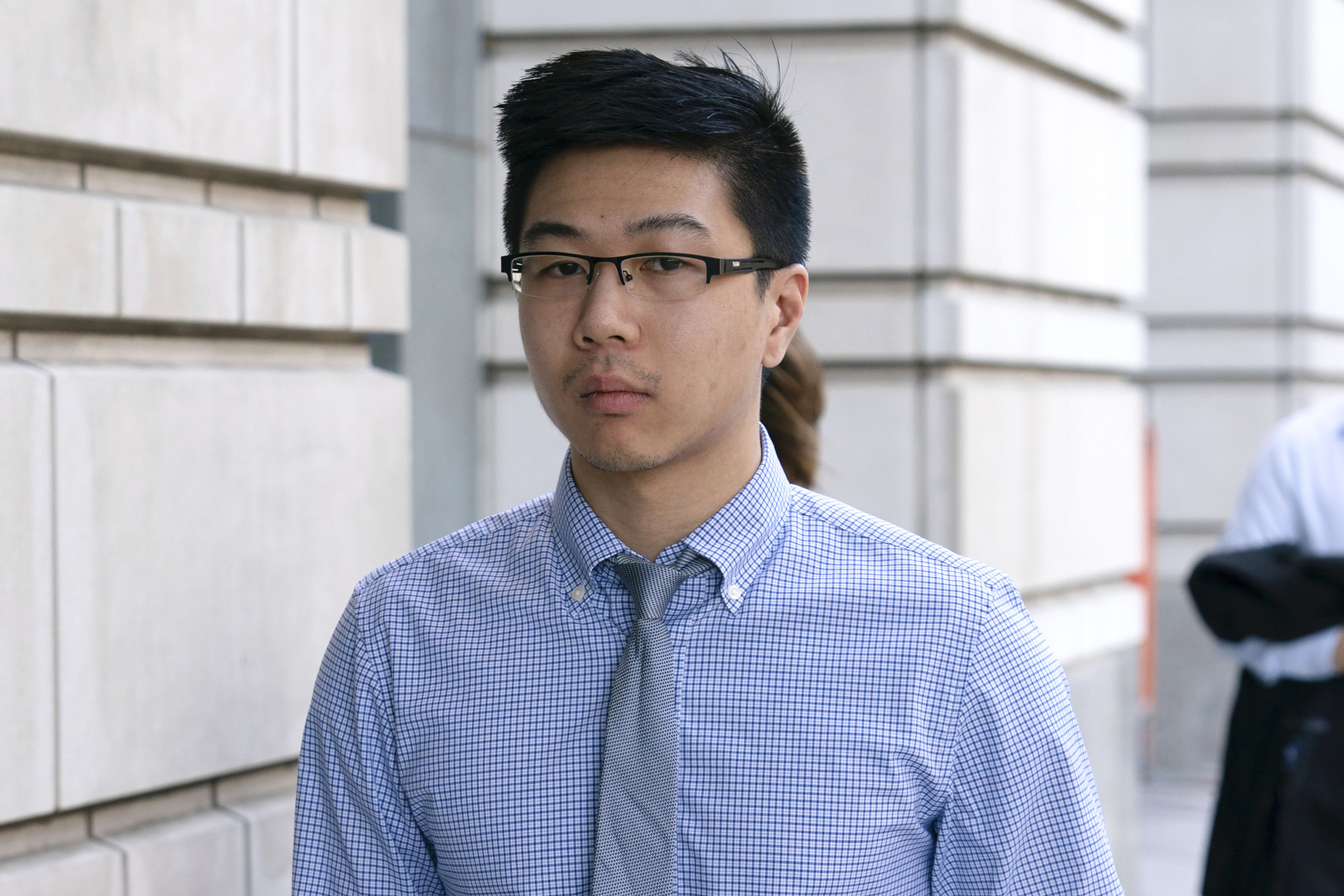 Police Officer Convicted of Throwing Smoke Bomb at Cops During Capitol Riot