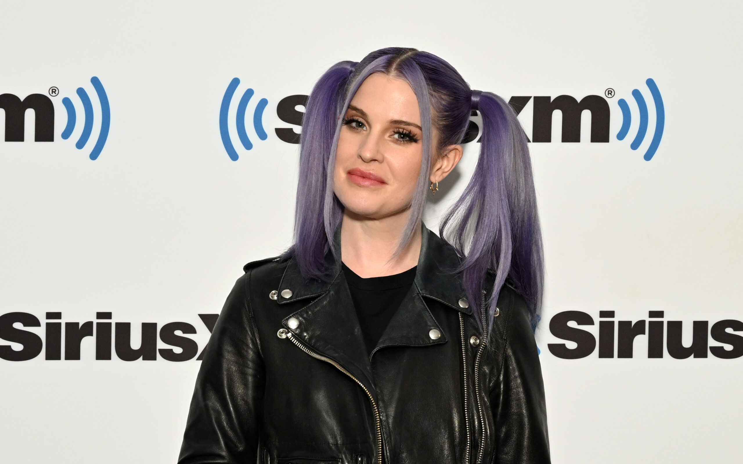 Kelly Osbourne To Quit U.S. Over School Shootings