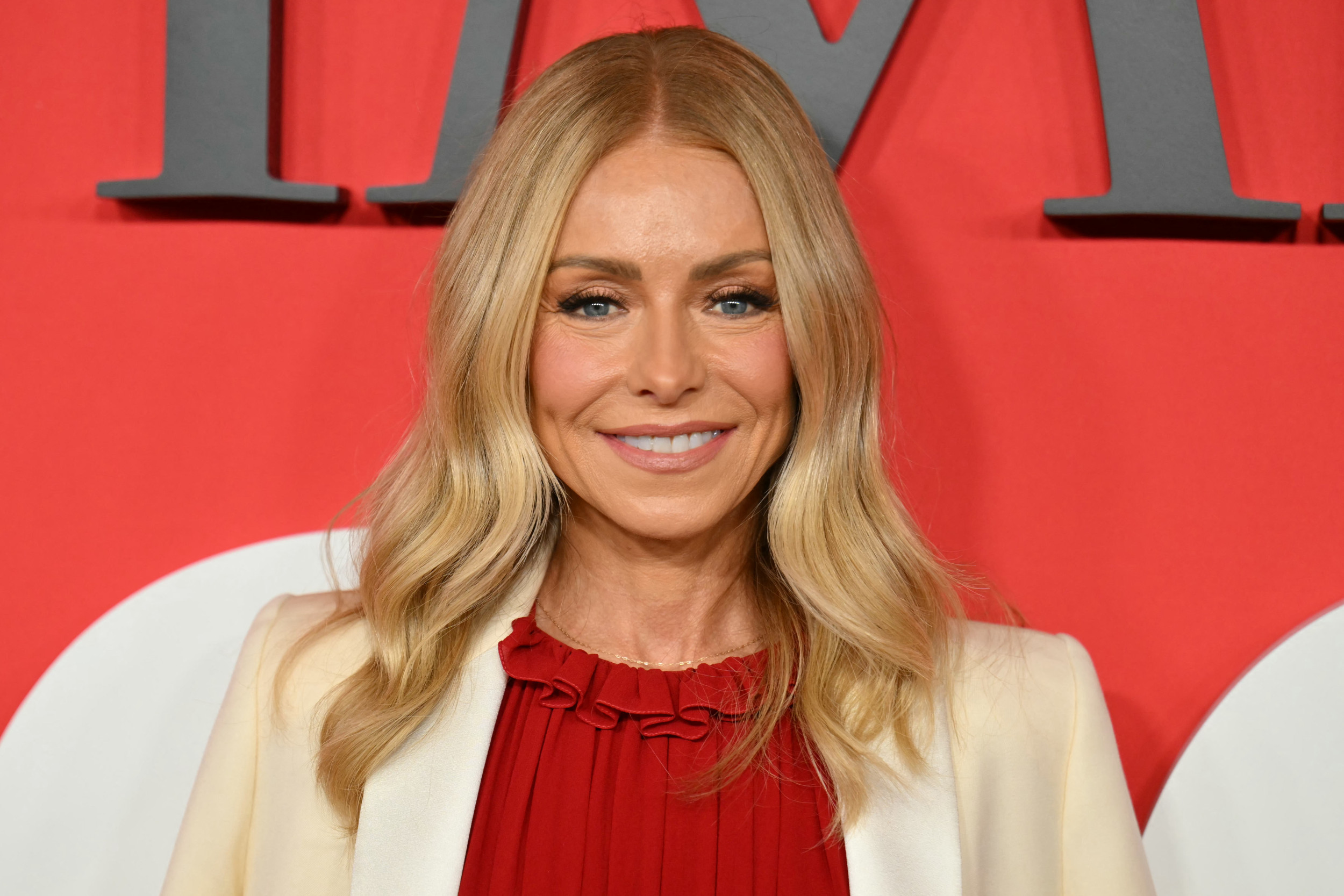 Kelly Ripa Knew Exactly How to React to Daughter Lola’s NSFW Photo