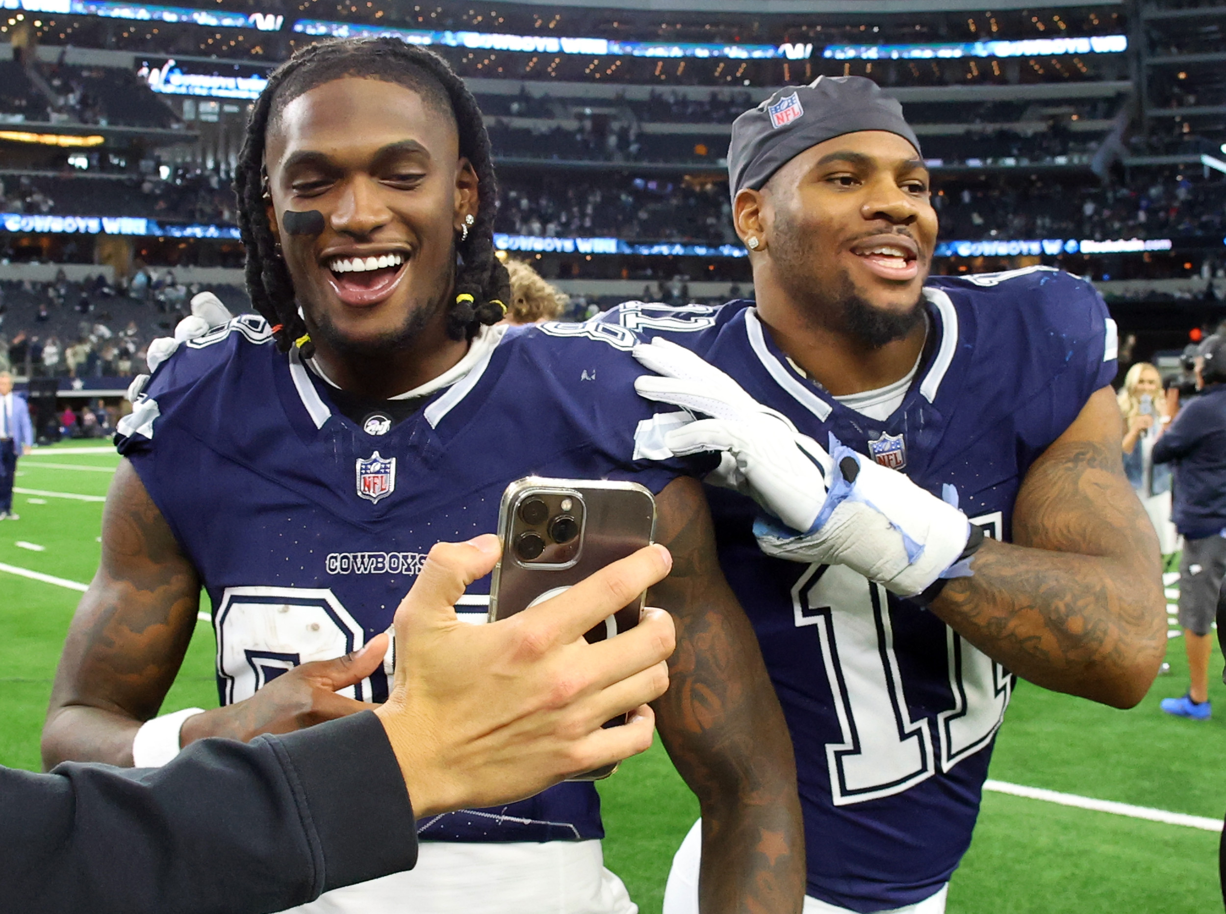 Cowboys’ Mike McCarthy, Micah Parsons React to CeeDee Lamb’s Extension