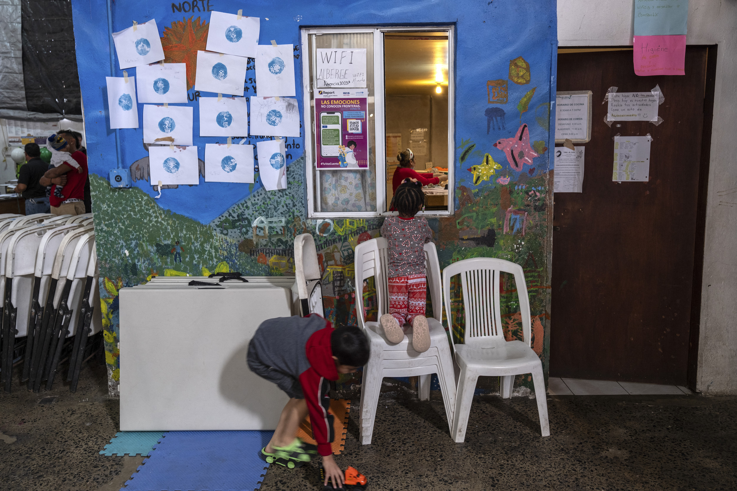US Authorities Lose 30,000 Migrant Children