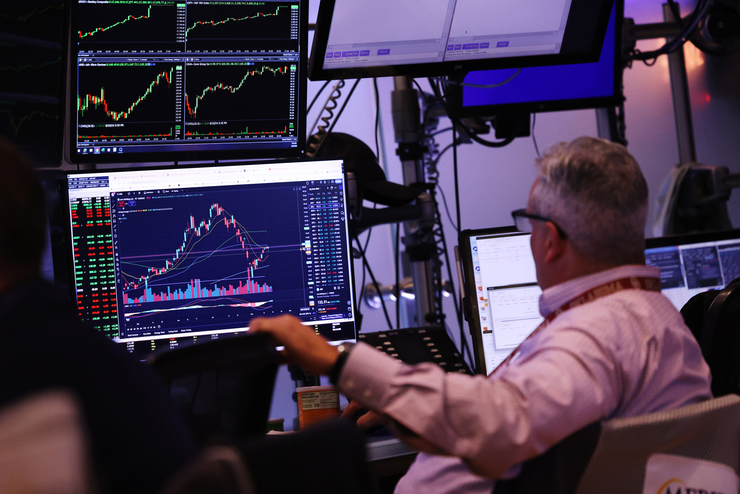 US Economy Added 818,000 Fewer Jobs than Originally Reported