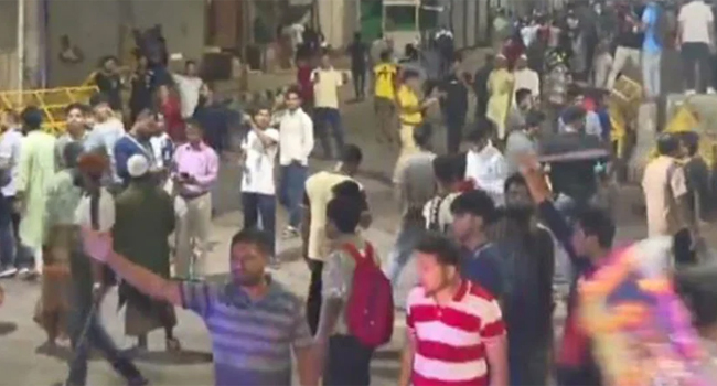 Ansar attacks 30 students injured! – Bangladesh Diplomat