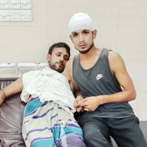 15 injured in the clash of 2 sides of BNP in Anwara, houses vandalized