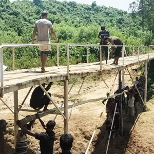 The wooden bridge of Joratali is the hope, the demand of the people on the border of Durgapur is a permanent arrangement