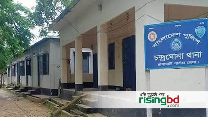 4 workers of Chhatra League were hacked and injured in Kaptai