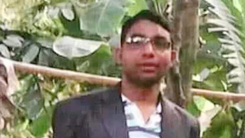 The scotch-taped body of the Jubo League leader was lying on the floor