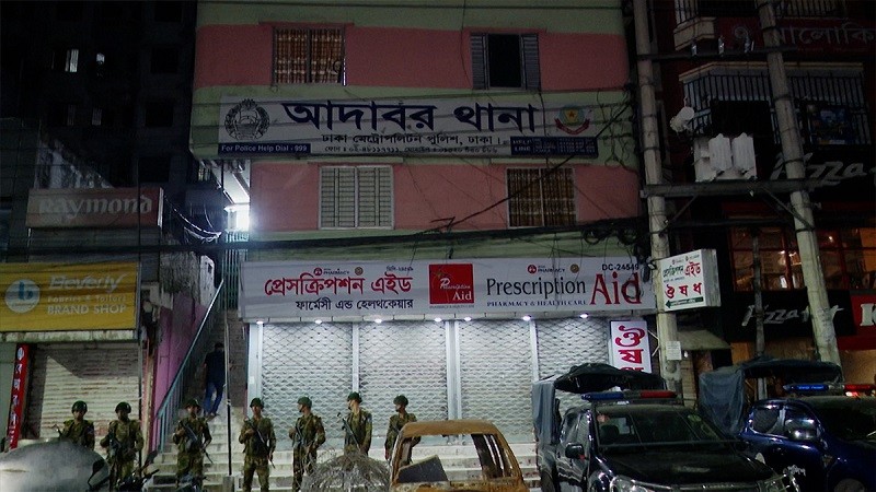 This time in Shyamoli students' raid on residential hotel, 3 injured
