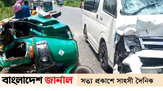 5 killed in microbus-autorickshaw collision