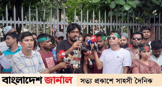 A delegation of job aspirants is going to the secretariat