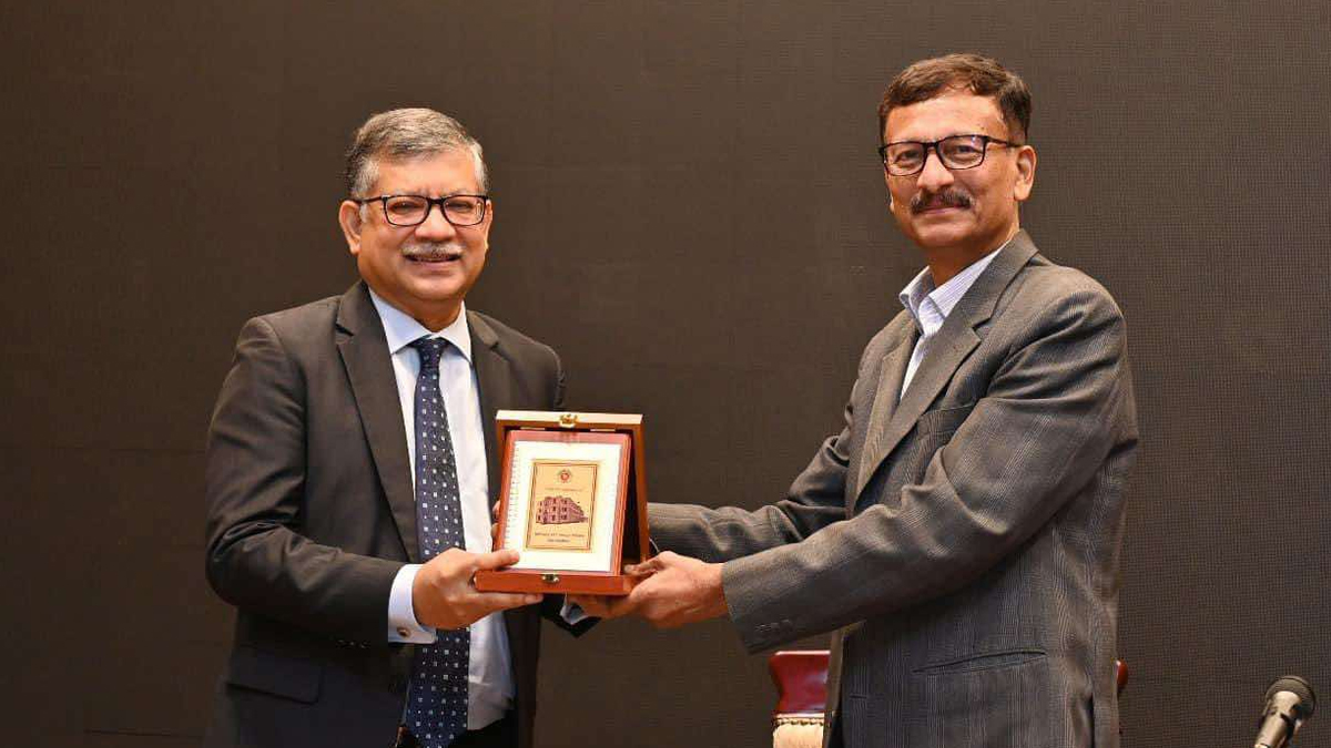 Contractual appointment of Foreign Secretary Masood Bin Momen canceled