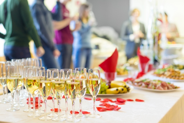 6 Professional Lunch Catering Ideas for Your Corporate Event