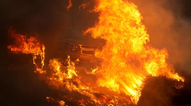 Fire in Tejgaon truck stand garage under control, 6 trucks gutted – Bd24live