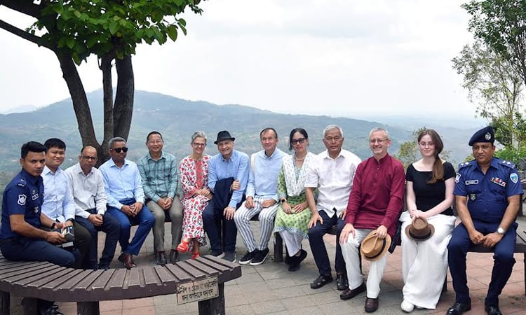 EU Delegation Pays Courtesy Call on Supradip In Bandarban – BD24live