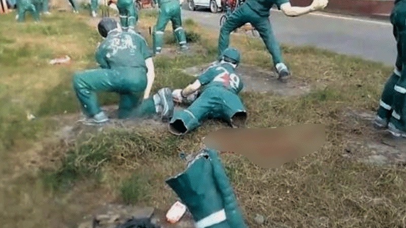 The statue of 4 cricketers in Chittagong is 'vandalized'