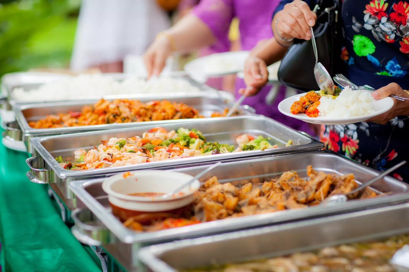 6 Corporate Catering Ideas That Your Team Will Love