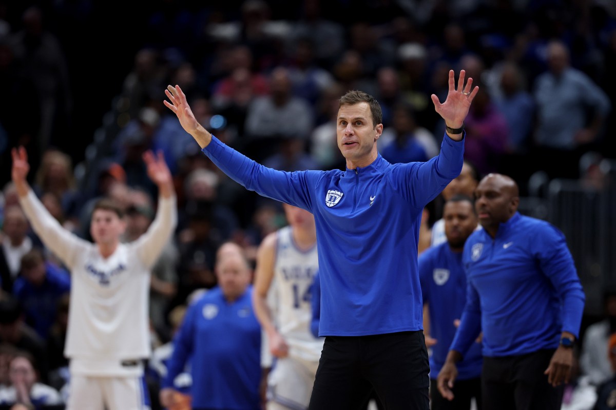 Jon Scheyer’s Sideline Reaction to Braylon Mullins’ Game-Winner Goes Viral